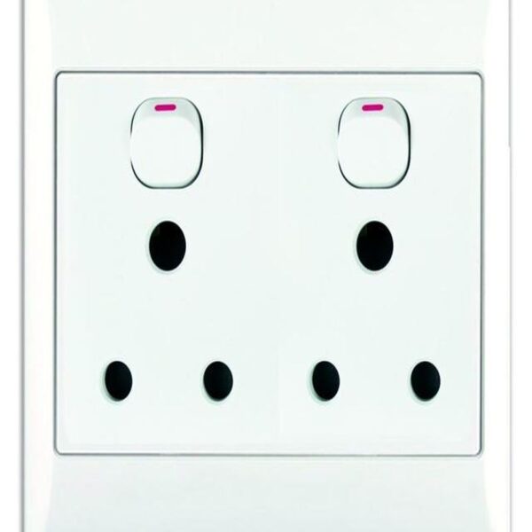 2X16A SWITCHED SOCKET OUTLET 4X4 WITH WHITE COVER PLATE