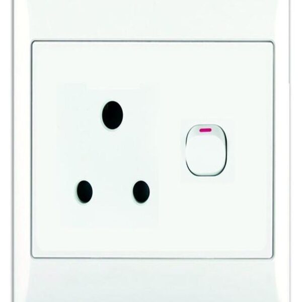 16A SWITCHED SOCKET OUTLET 4X4 WITH WHITE COVER PLATE