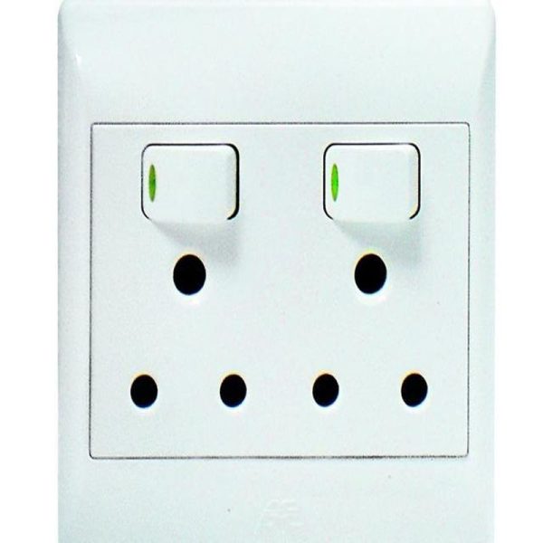 2X16A SWITCHED SOCKET OUTLET 4X4 WITH WHITE COVER PLATE - Image 6