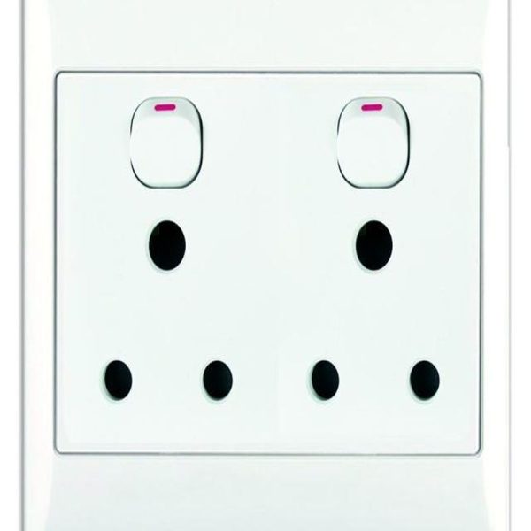 2X16A SWITCHED SOCKET OUTLET 4X4 WITH WHITE COVER PLATE - Image 6